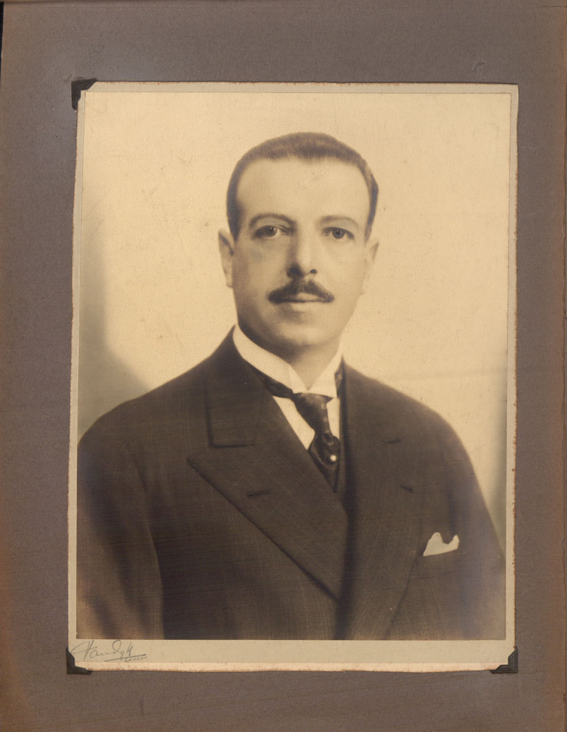 Ex&iacute;lio, anos finais e falecimento. Cole&ccedil;&atilde;o J&uacute;lio Prestes. MIS